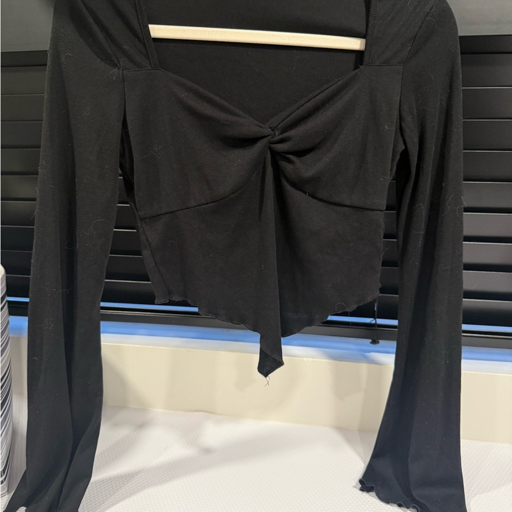 SHEIN Black Knot Front Crop Top